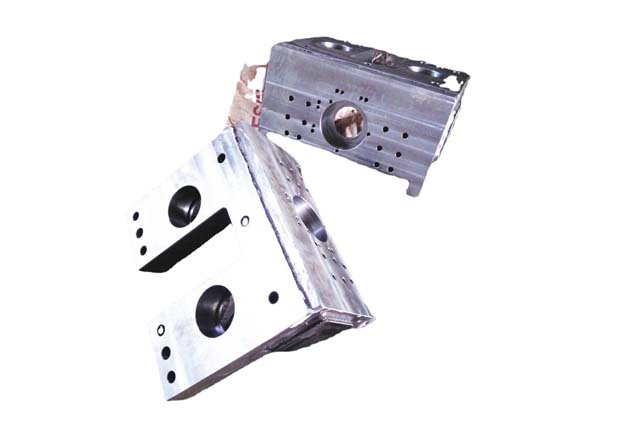 討論軟體海綿高效增硬劑如何提高軟質聚氨酯泡沫在高溫環境下的尺寸穩定性